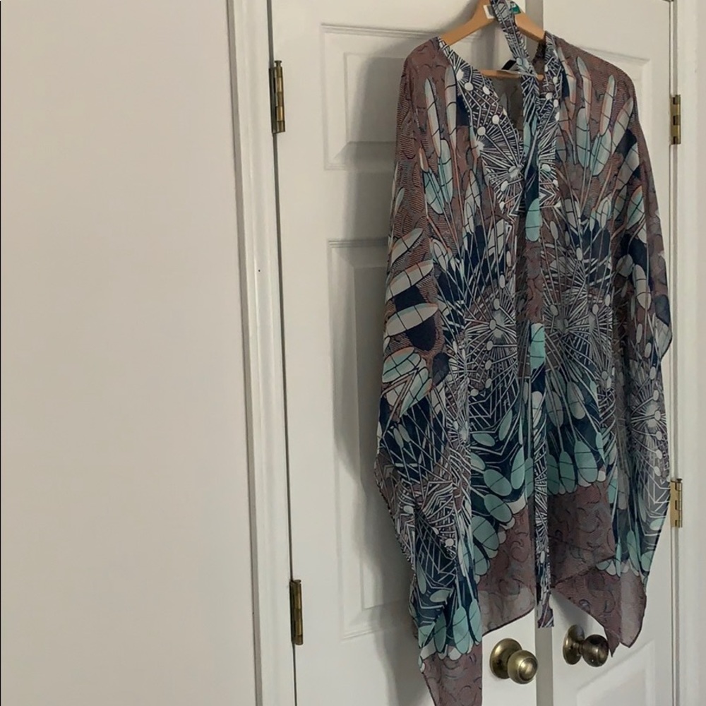 BCBG FLOWY DRESS